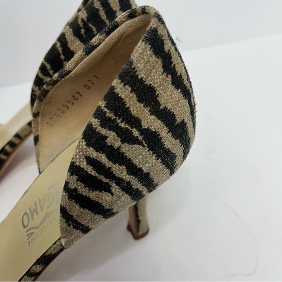 Salvatore Ferragamo Black and Tan Animal Print Heels Size 9 - Picture 6 of 10